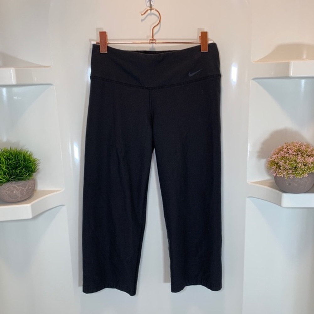 Nike The Legend Crop Training Pant‎